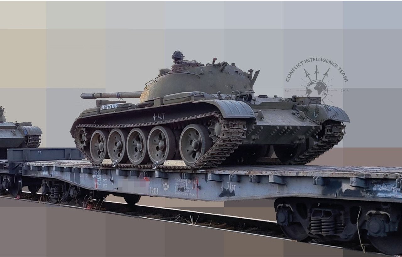 Росія повертає у стрій радянські танки 50-х років. ВІДЕО