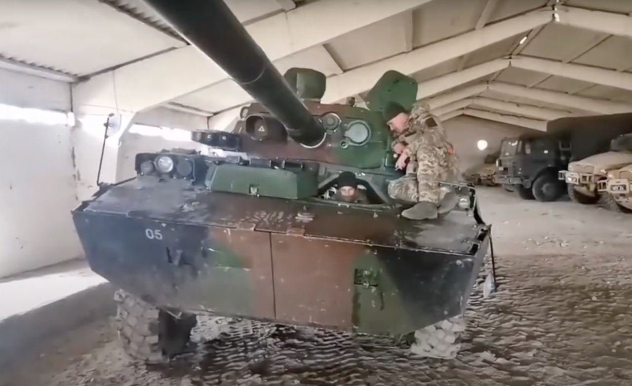 Бійці ЗСУ показали французькі AMX-10RC. ВІДЕО