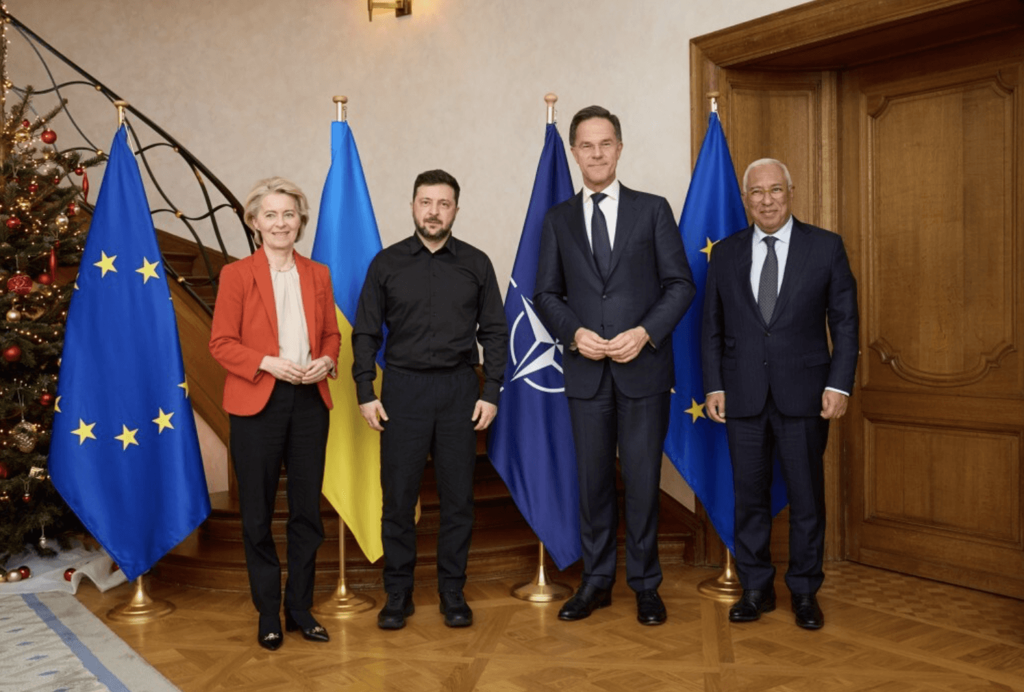 Украине не нужно в НАТО и ЕС - это тонущий Титаник!